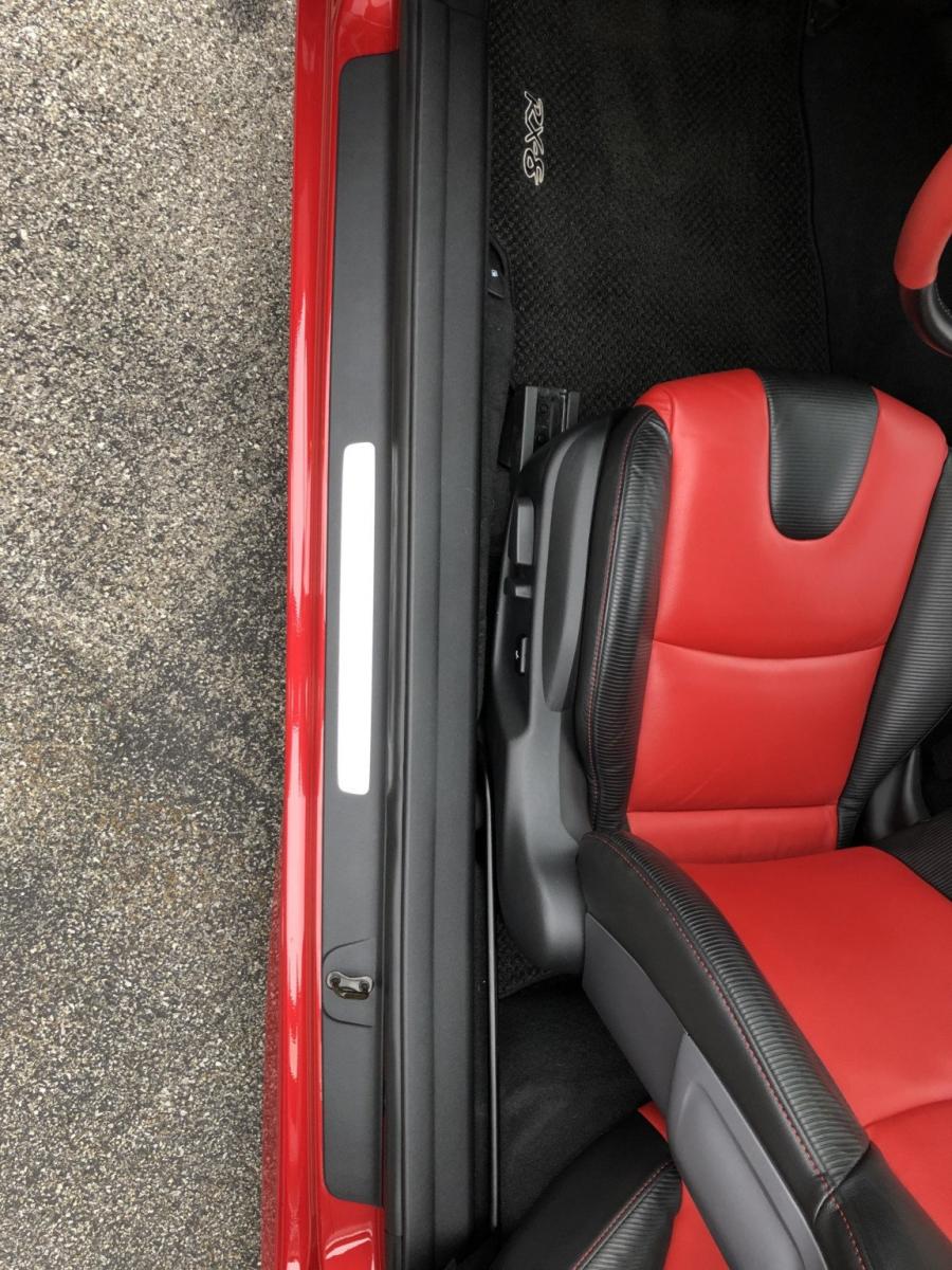 Детали интерьера Mazda RX-8 2005 года  (фото 118 из 197)